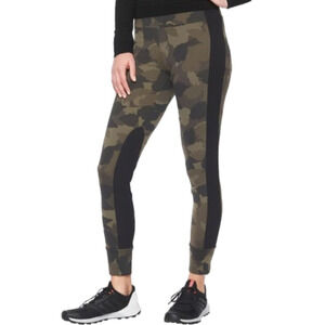 𝅺Athleta Essex Camo jogger